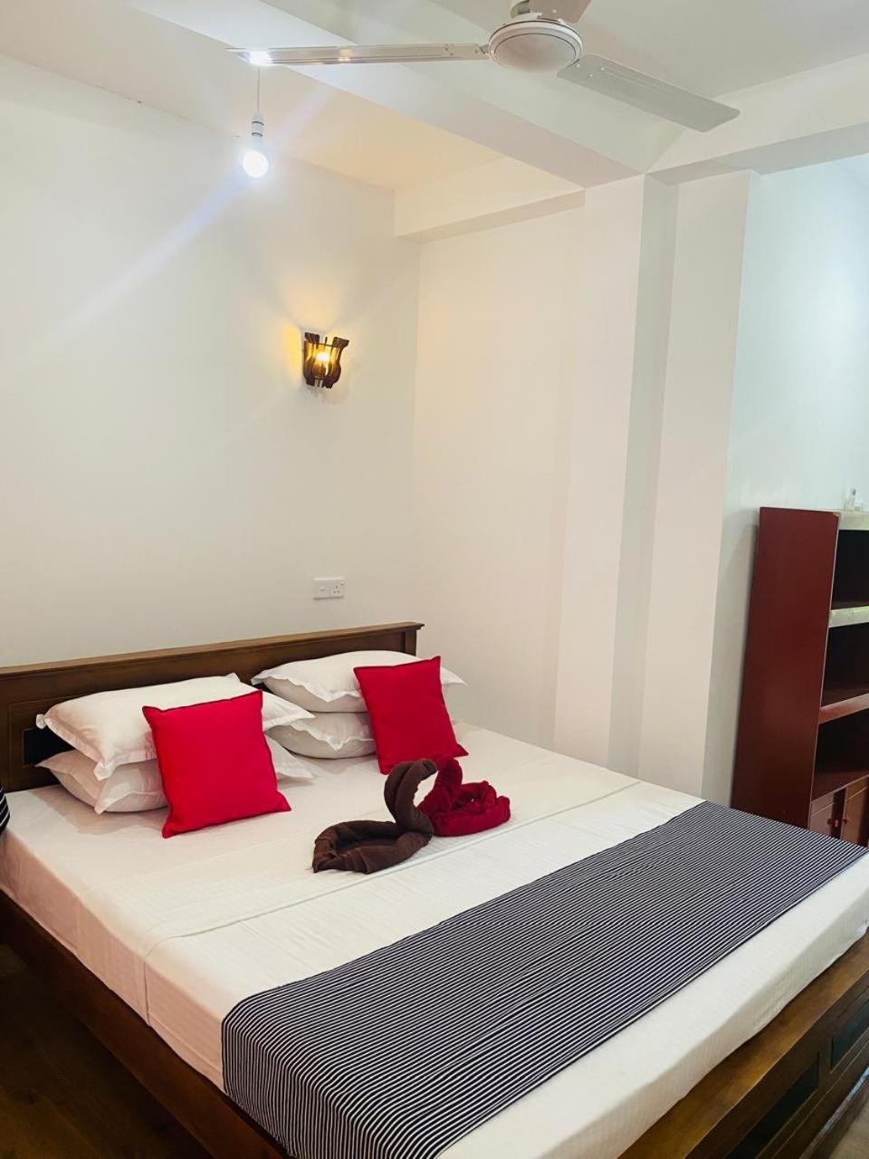 Villa Serenity - Jayavikumgama Weligama Exterior photo